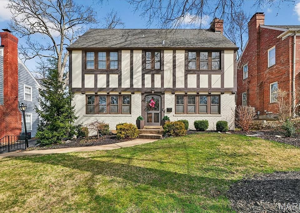 1st image of 216 Elm Ave