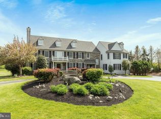 3 Snowberry Ln, Malvern, PA 19355