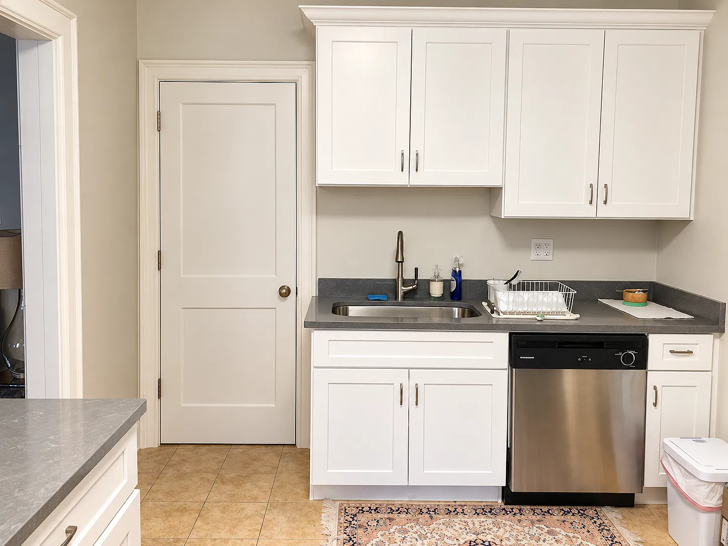 2 bed, 1100 sqft, $3,600 — Photo 3