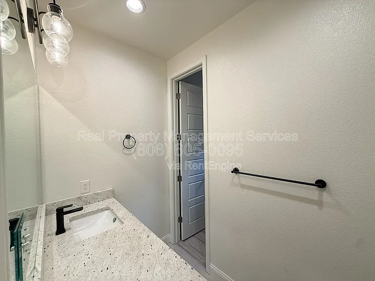 7621 54th St — Photo 11