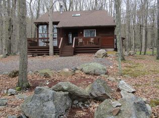 387 W Lake Valley Dr, Hazle Township, PA 18202