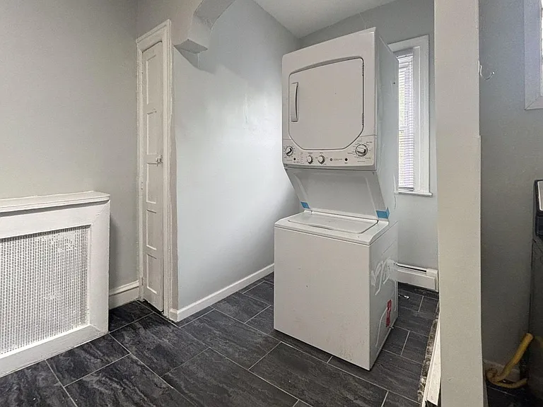 1702 Wagner Ave — Photo 3