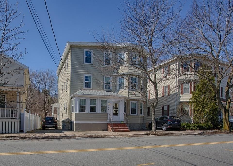 1st image of 204 Jefferson Ave #2