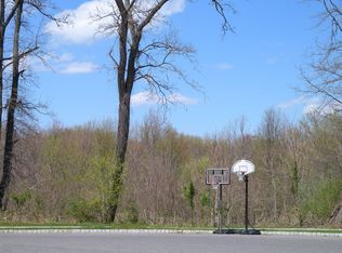 Forrest Ct, Mount Laurel, NJ 08054