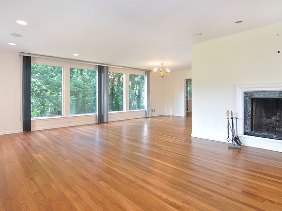 4th image of 437 Orienta Ave