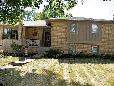 114 Lambeth Dr photo 1