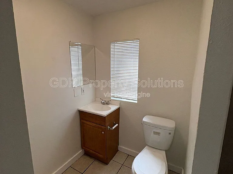 408 Pennsylvania St SE #C — Photo 13