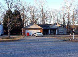 111 Logan Ct, Statham, GA 30666