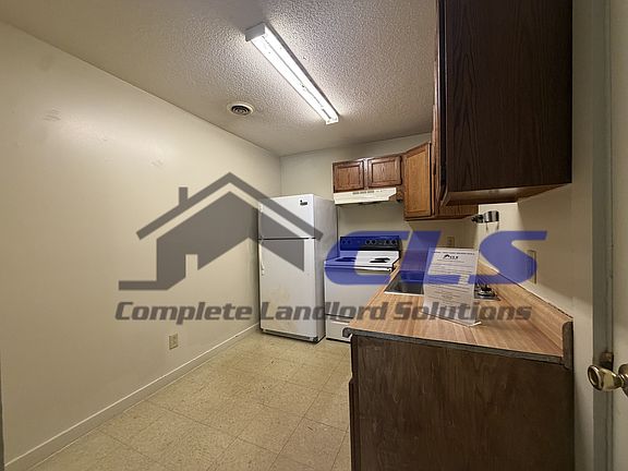 5th image of 1362 Chestnut St #3