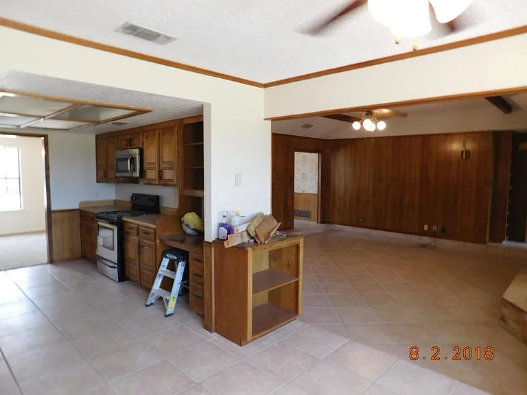 2315 E Highway 190 — Photo 17