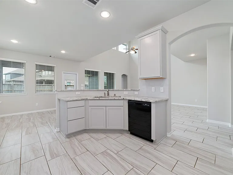 18511 Grand Spanish Oak Ct — Photo 11