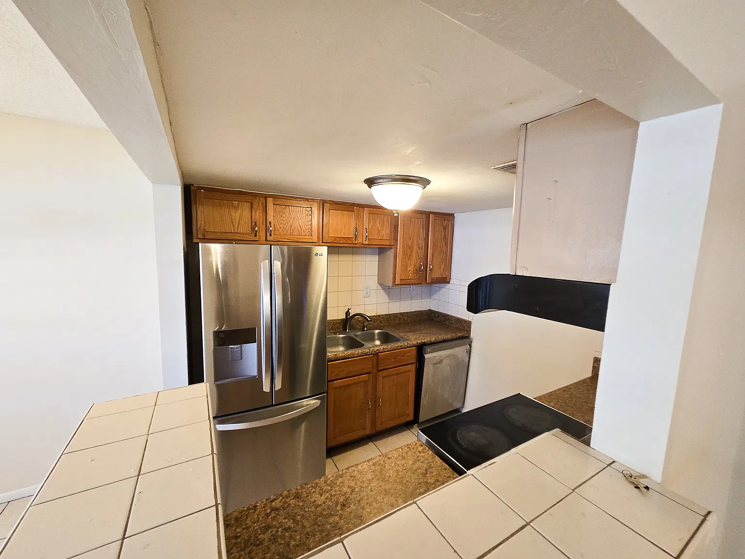 2 bed, 1.5 bath, 970 sqft, $1,395 — Photo 1