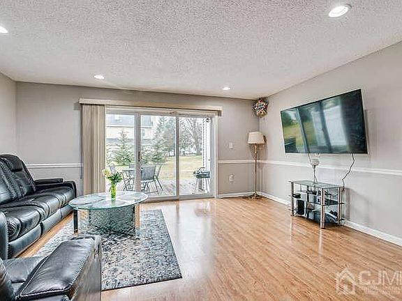 3rd image of 428 Northam Dr