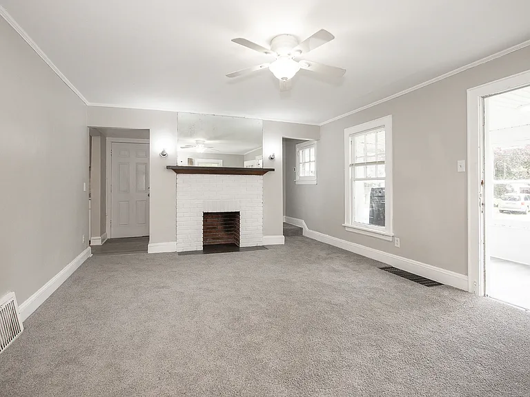 1255 Superior Ave — Photo 6