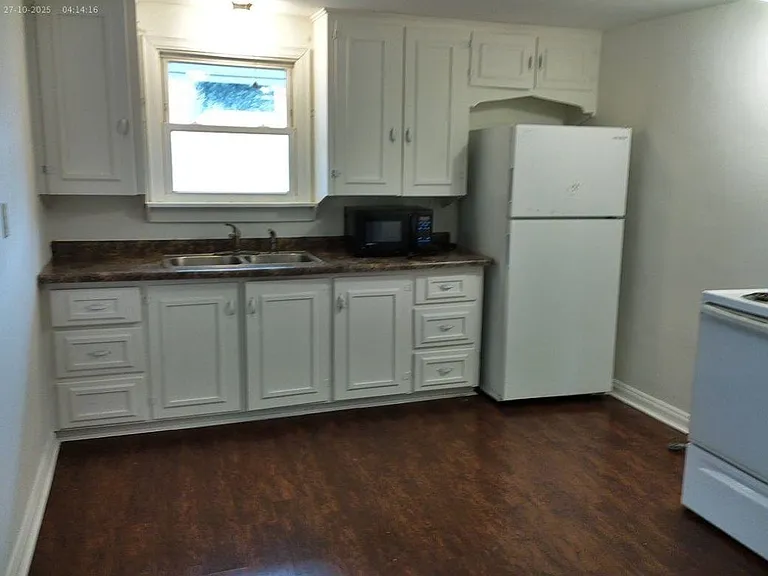 616 W B St #3 — Photo 11