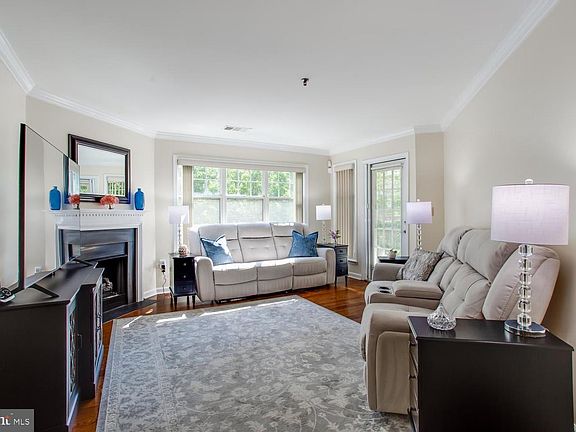 4th image of 5563 Seminary Rd APT 406