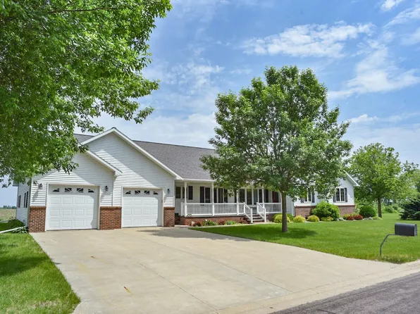 321 Beech St E, Trimont, MN 56176