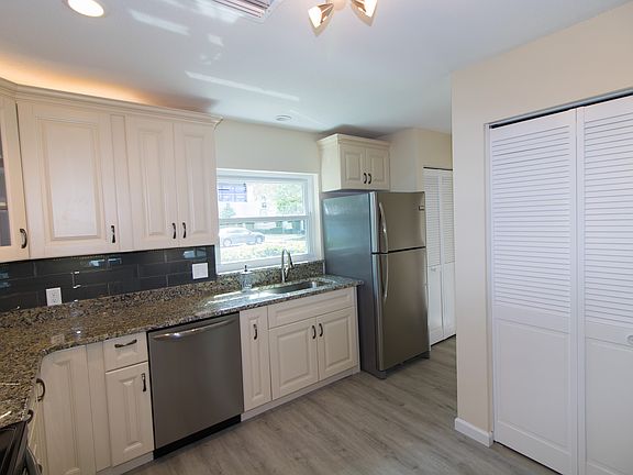 3rd image of 2700 Bayshore Blvd #2