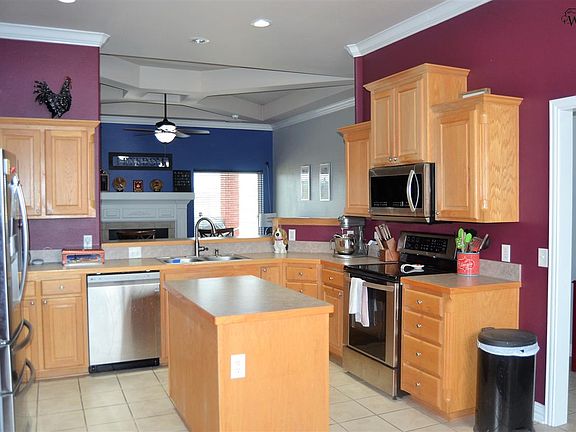 4th image of 100 Chapman Cir