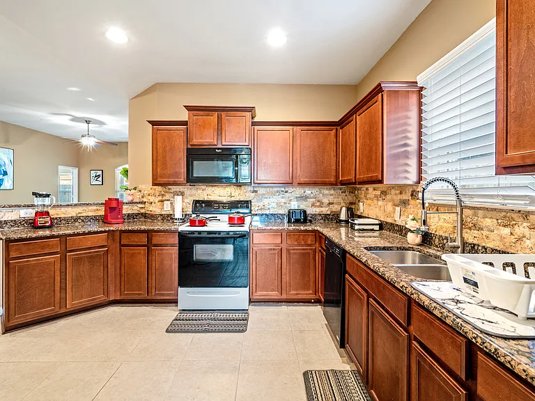 4212 Pont Du Gard Way — Photo 61