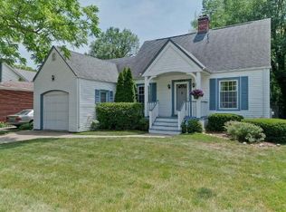 1825 Milton Ave, Northbrook, IL 60062