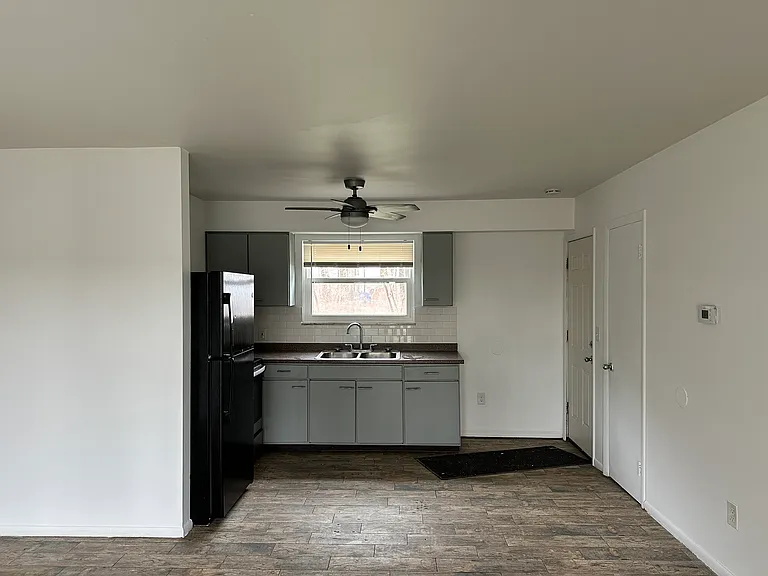 16183 Crest Dr #1 — Photo 3