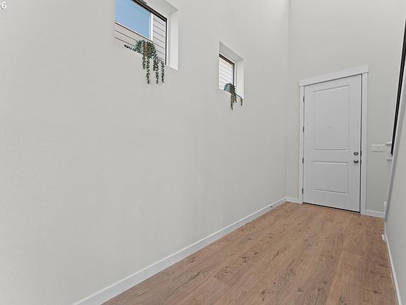 4th image of 13314 NE 83rd Way