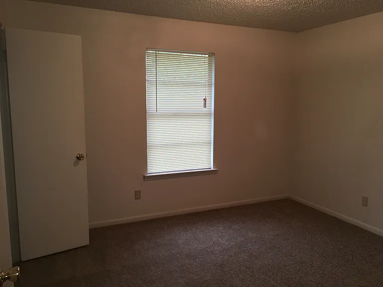 110 S Avenue M — Photo 14