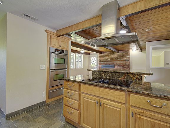 5th image of 4115 NE 174th St
