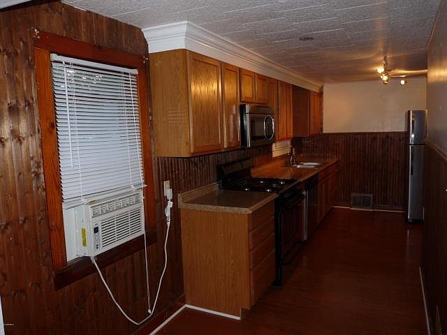 1st image of 24 Cortland St