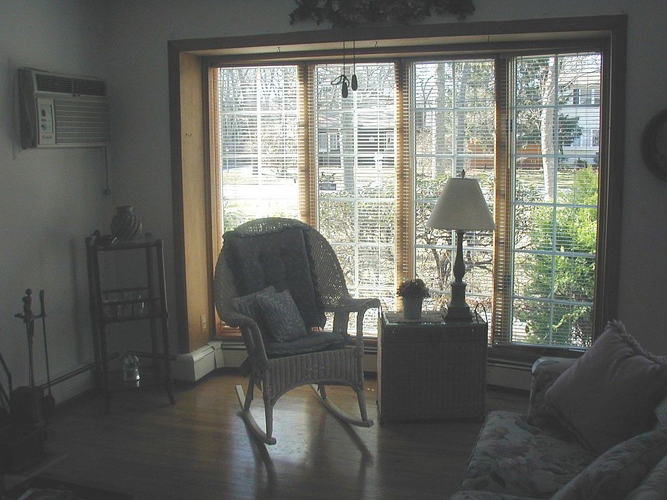 2nd image of 91 Lyman Rd