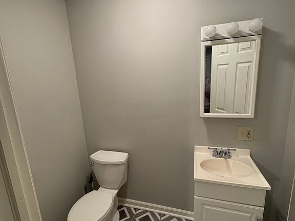 3rd image of 4123 Regentview St NE