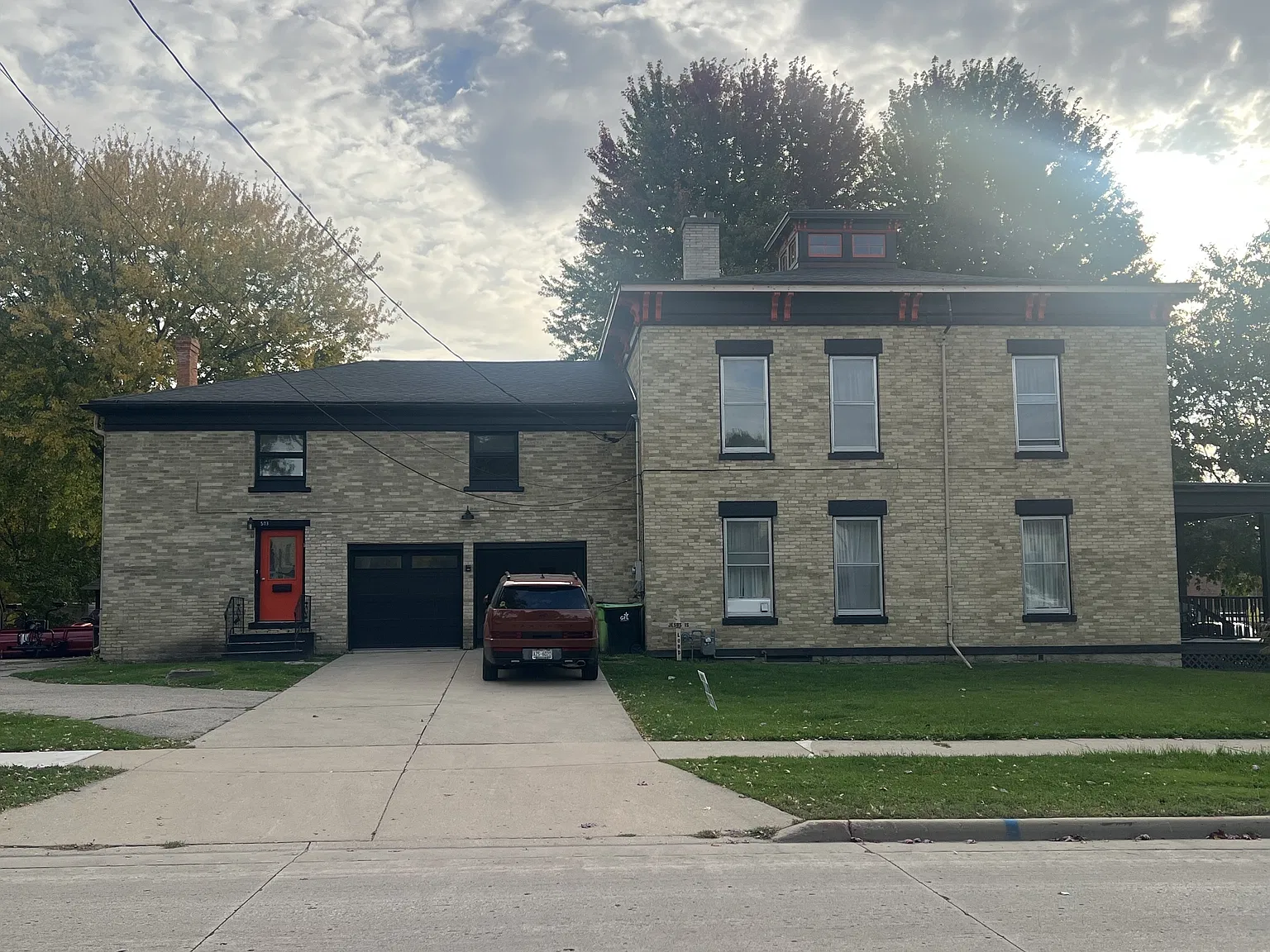 216 West Mackie Street/503 N Center - 2 — Photo 2