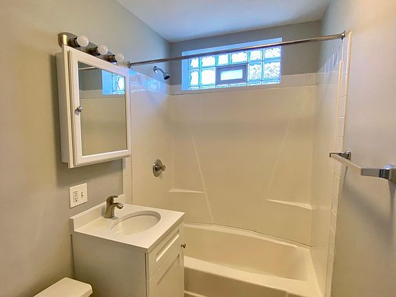 5th image of 1555 W Olive Ave