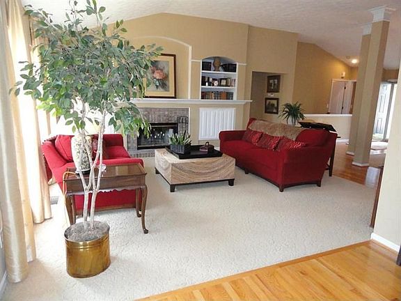 3rd image of 7210 Welbeck Dr