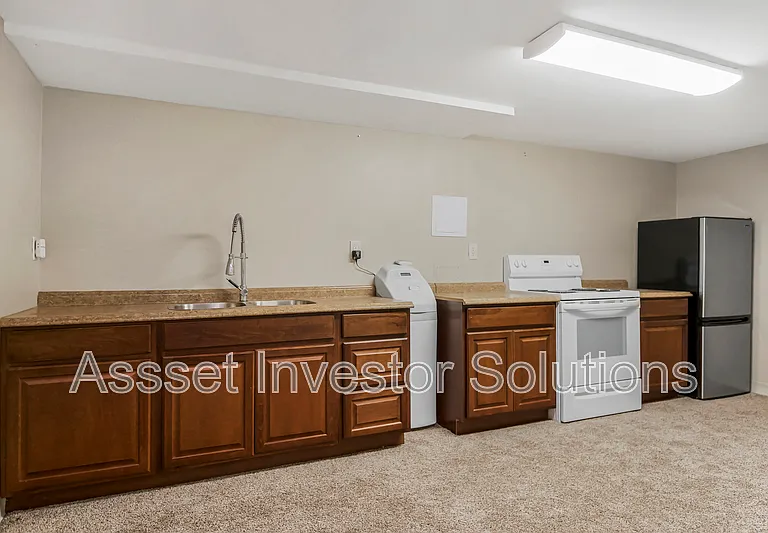 8400 State Line Rd — Photo 24