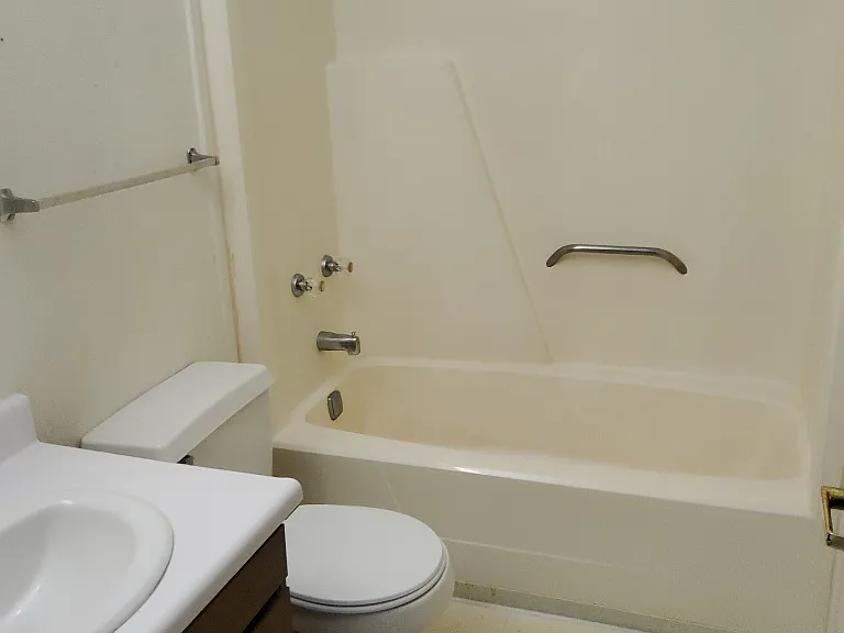 603 N Mayflower Ct — Photo 6