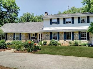 8610 W Holly Rd, Mequon, WI 53097