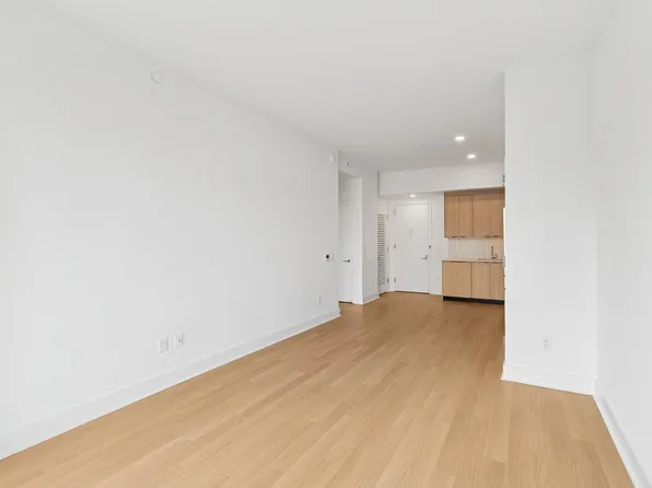 499 President Street image 4 of 28