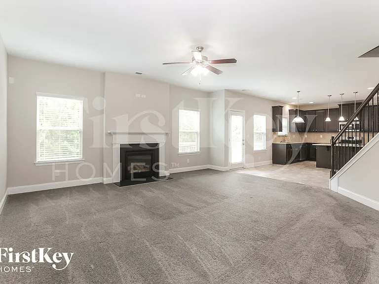 2115 Farmdale Ct — Photo 2