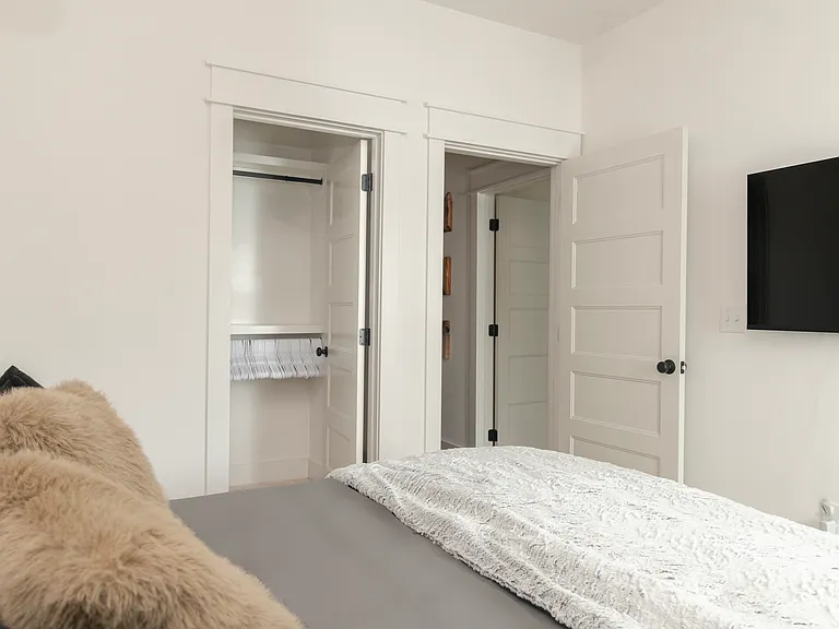 2048 Maple View Ln — Photo 45