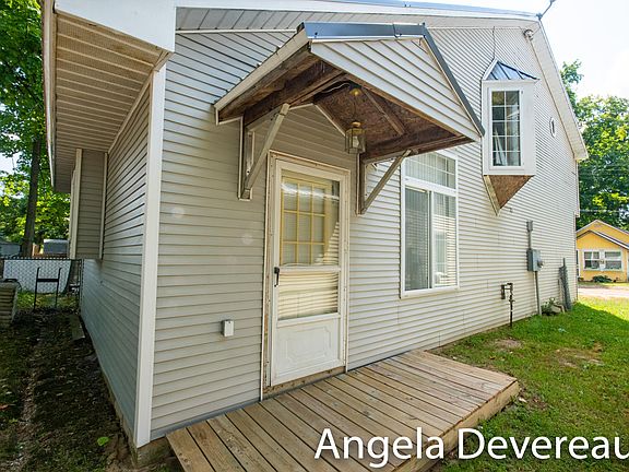 4th image of 115 Saint Johns Ave