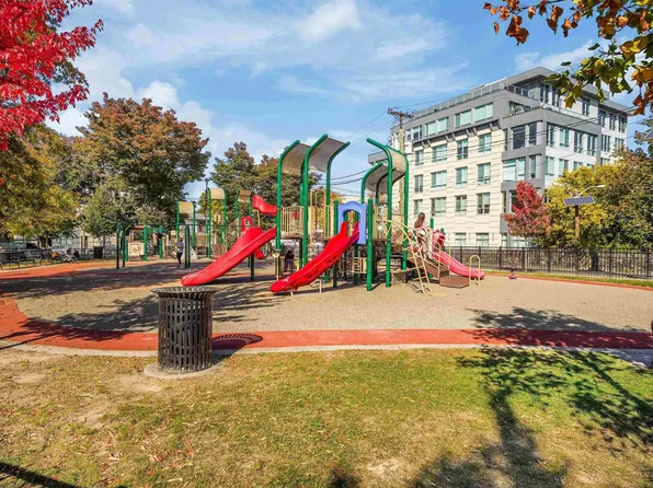 106 Griffith Street image 32 of 40