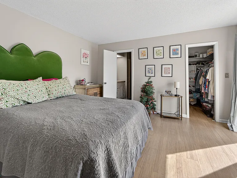 141 E Riverside Dr #10D — Photo 18