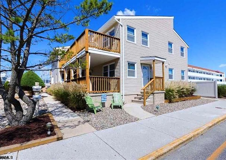 1st image of 3432J Haven Ave #10