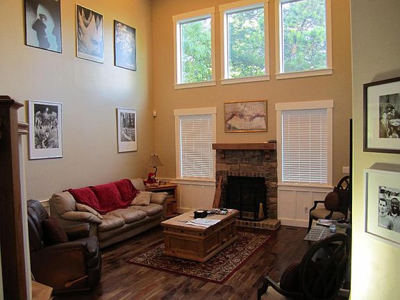 3rd image of 1331 E Shays Grove Ln
