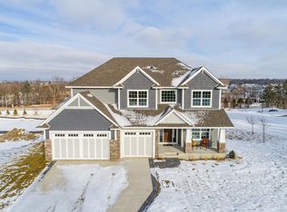 17943 Exeter Cir, Lakeville, MN 55024
