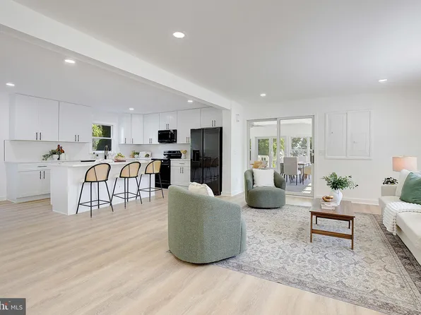 468 Riverview Dr, Edgewater, MD 21037