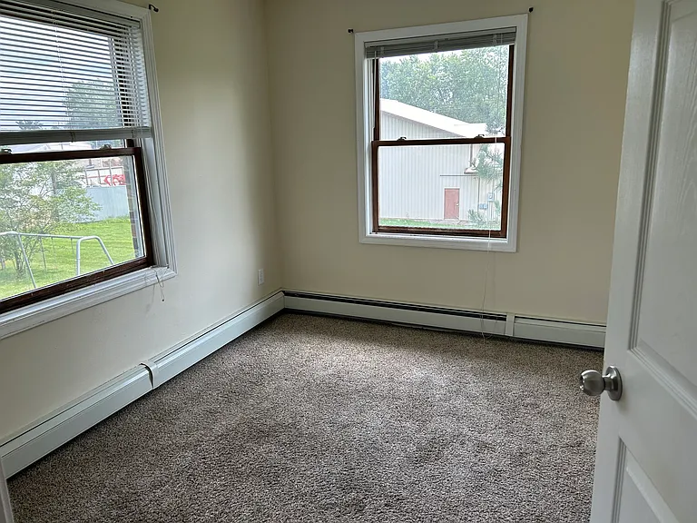 222 N Central St — Photo 9
