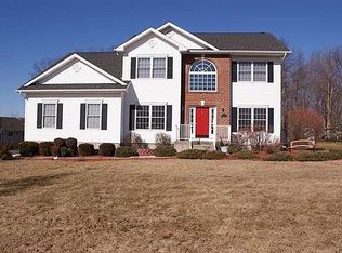 2012 Independence Dr, New Windsor, NY 12553